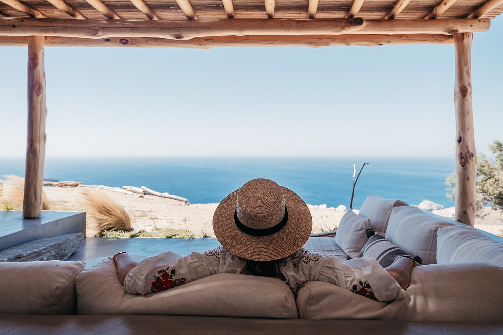 Mandri Cottage Serifos outdoor lounge with sea view
