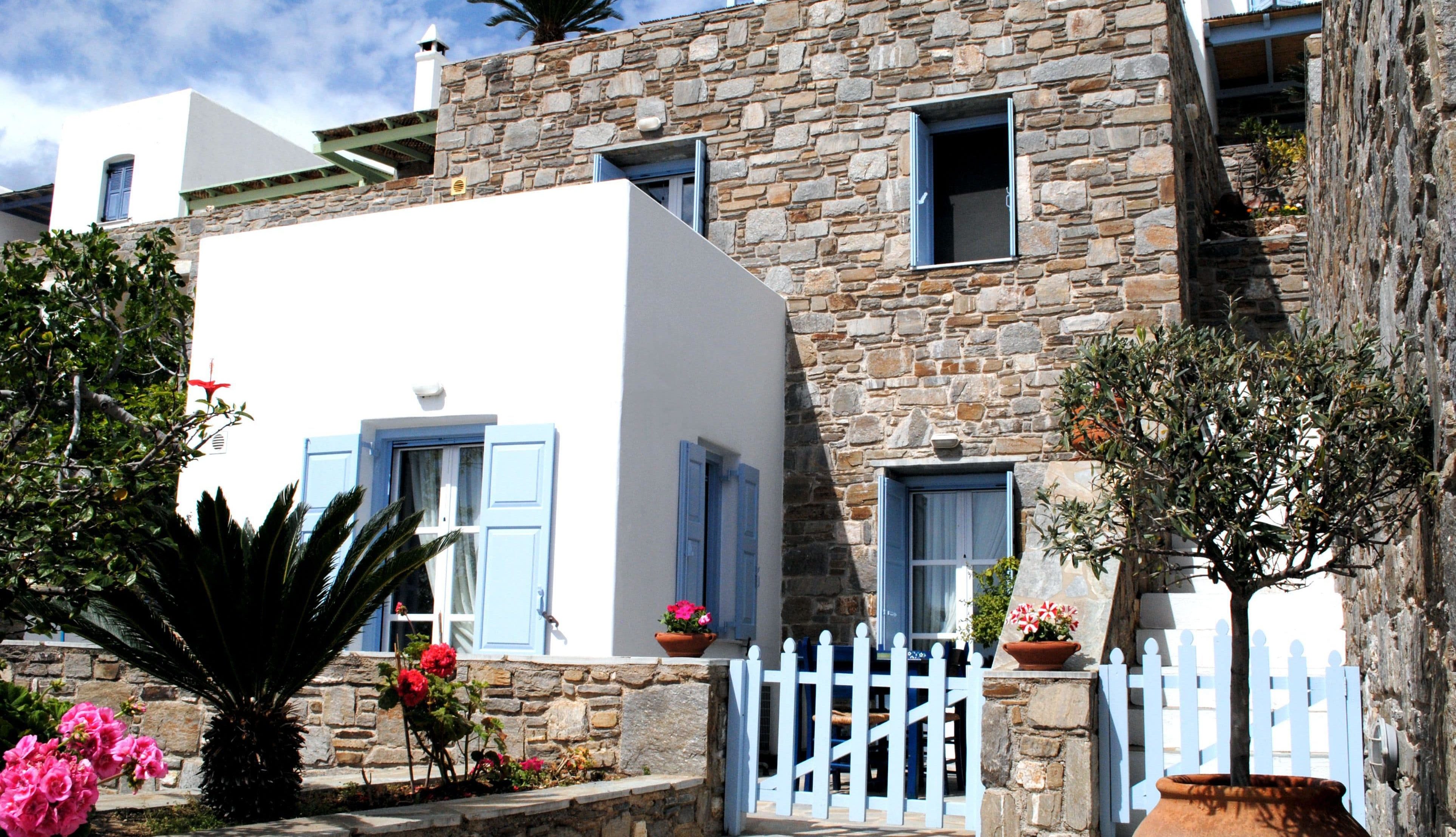 Verde Villa front facade Luxury Villas Serifos Island
